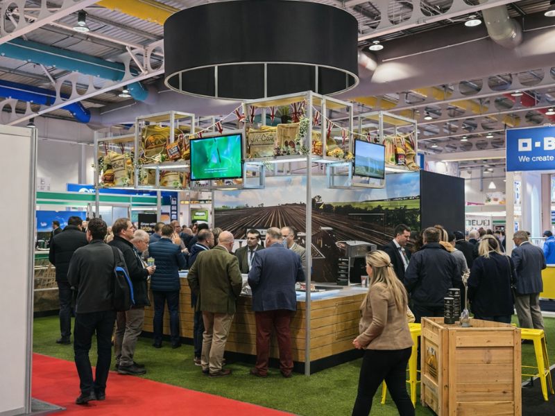 Imagem de ⁠Como atrair decisores (B2B) para o stand, e não só curiosos?